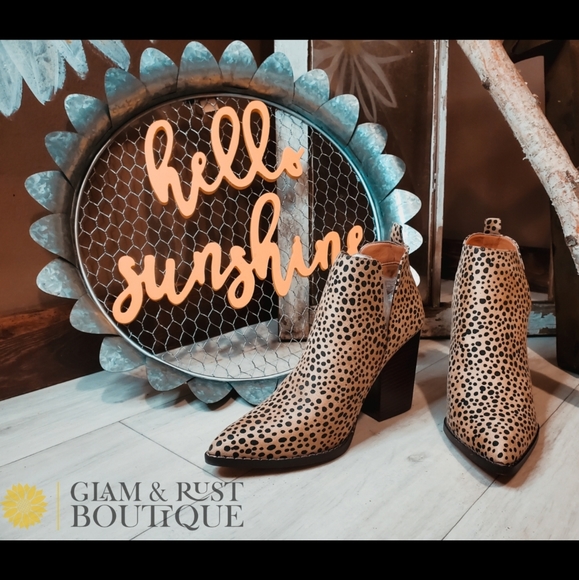 Cheetah print heel booties - Picture 1 of 1